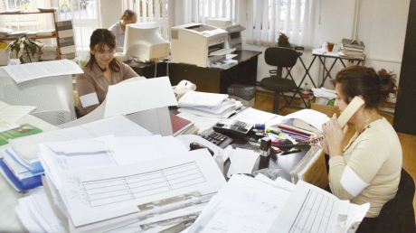 Guvernul vrea o nouă lege a salarizării, cu implementare graduală Ministrul Investițiilor și Proiectelor Europene, Dragoș Pîslaru, a anunțat că, în acest an, este crucială adoptarea unui proiect de lege pentru salarizarea bugetarilor