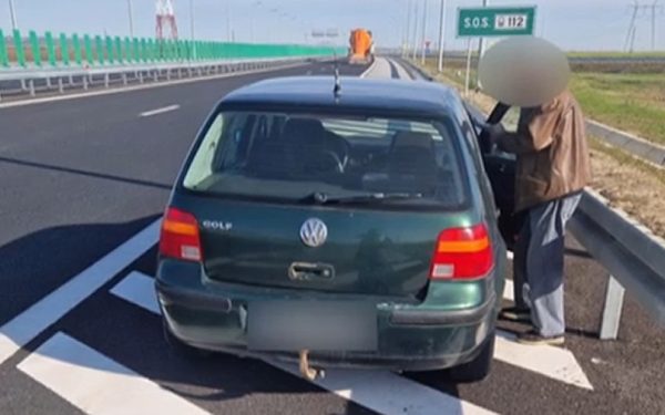 Bătrân de 75 de ani, nebunie pe A7: 22 km pe contrasens!