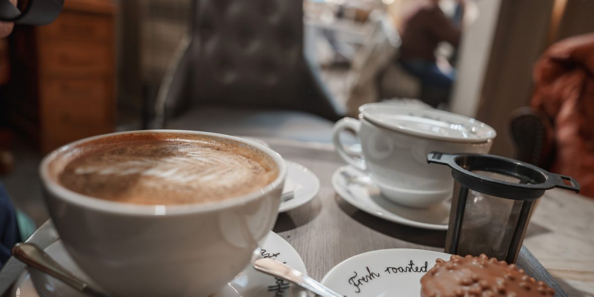 Cafeaua: Două-trei cești zilnic protejează sănătatea mintală, arată un studiu