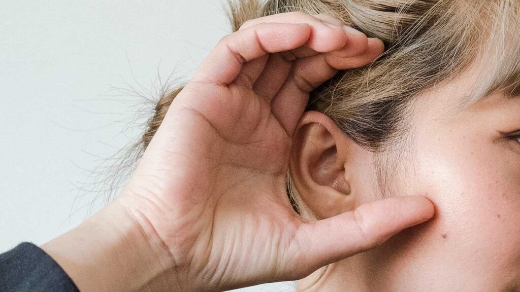 O terapie genică experimentală promite să revină auzul persoanelor născute cu surditate, după administrarea unei singure injecții în urechea internă, conform unui studiu realizat de cercetători de la Institutul Karolinska și publicat în revista Nature Medicine