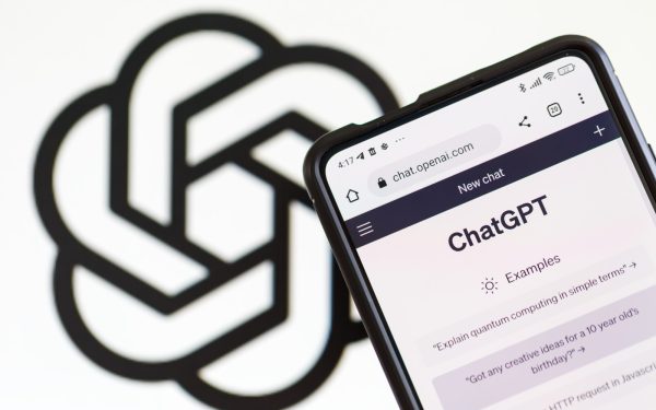 OpenAI, ChatGPT, lovește cu Amazon: Microsoft limitează accesul la clienți