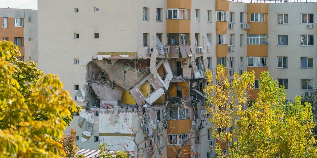 Blocul din Rahova, la șase luni după explozie: Bucureștenii își vor actele