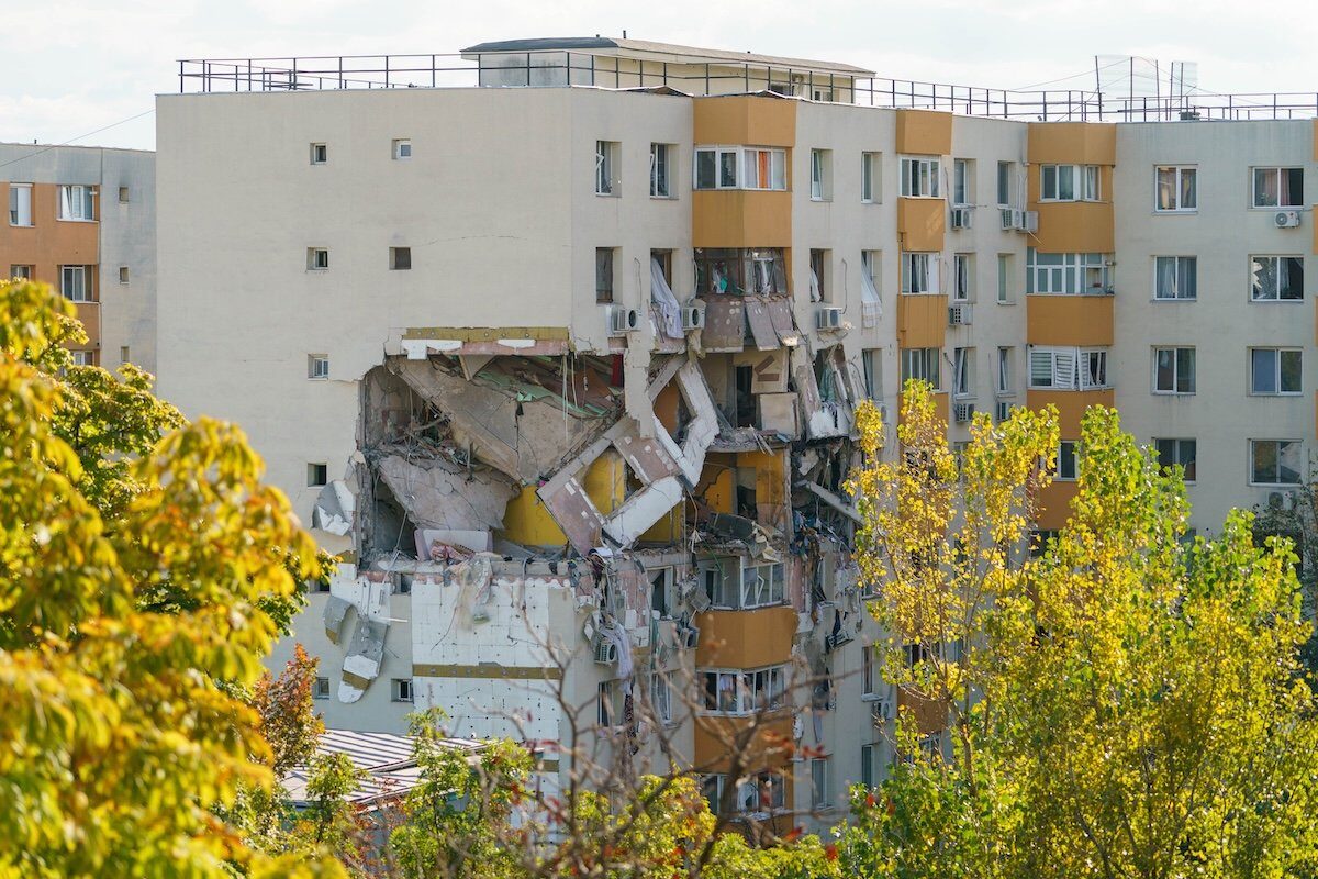 Blocul din Rahova, la șase luni după explozie: Bucureștenii își vor actele