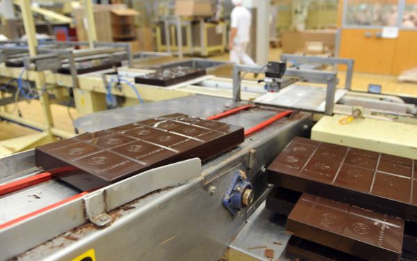 Criză în industria dulciurilor: Barry Callebaut, lovită de scăderea prețului la cacao
