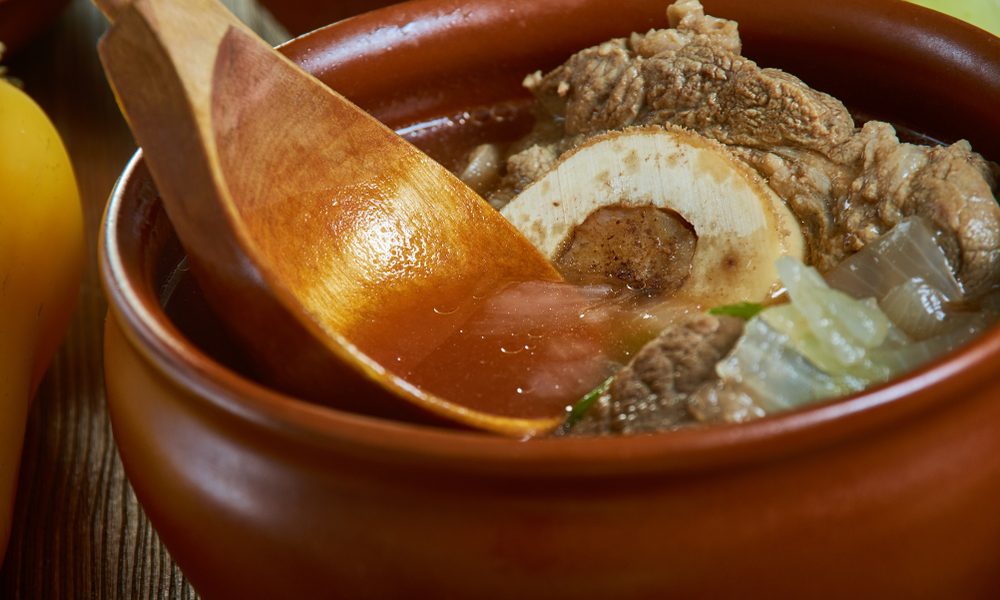 Ciorbă de căpățână de miel ca-n Ardeal: Rețeta bunicii și gustul autentic