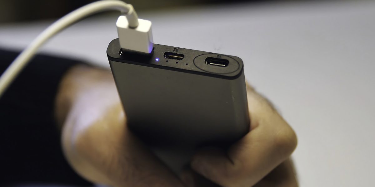 Japonia interzice bateriile externe în avioane, din cauza riscurilor