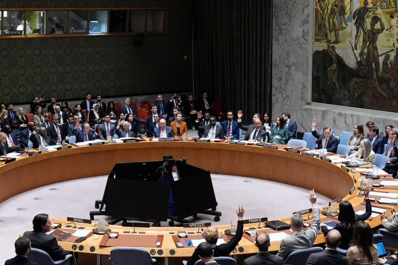 Consiliul de Securitate al ONU a decis, din nou, să amâne votul asupra rezoluției referitoare la Strâmtoarea Ormuz, motivând această întârziere prin necesitatea unei discuții suplimentare