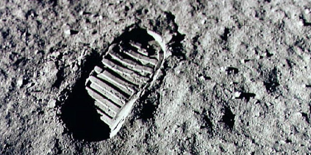 Astronauții NASA pun bocancii pe Lună: Cum vor arăta noile urme de pași?
