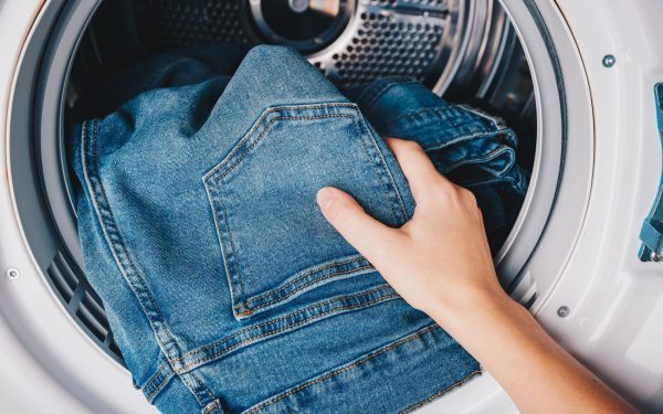 Cât de des spălăm blugii? Testul de cultură generală care te va surprinde!