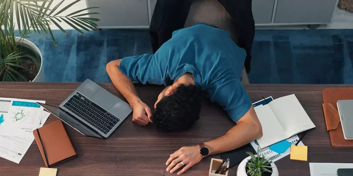 Angajat a dat în judecată compania: 500.000 € despăgubiri pentru 827 zile de concediu