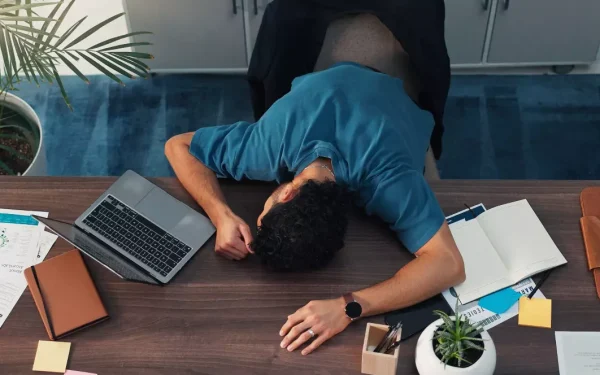 Angajat a dat în judecată compania: 500.000 € despăgubiri pentru 827 zile de concediu