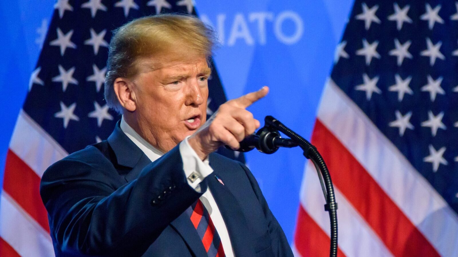 Trump, ordin de blocaj în Strâmtoarea Hormuz: Marina SUA, la posturi!