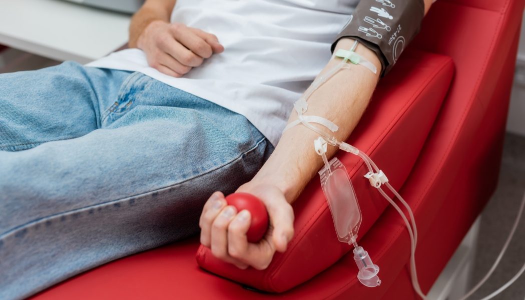 Doar 1,7% din români donează sânge: Beneficii în 2026 și cine poate ajuta