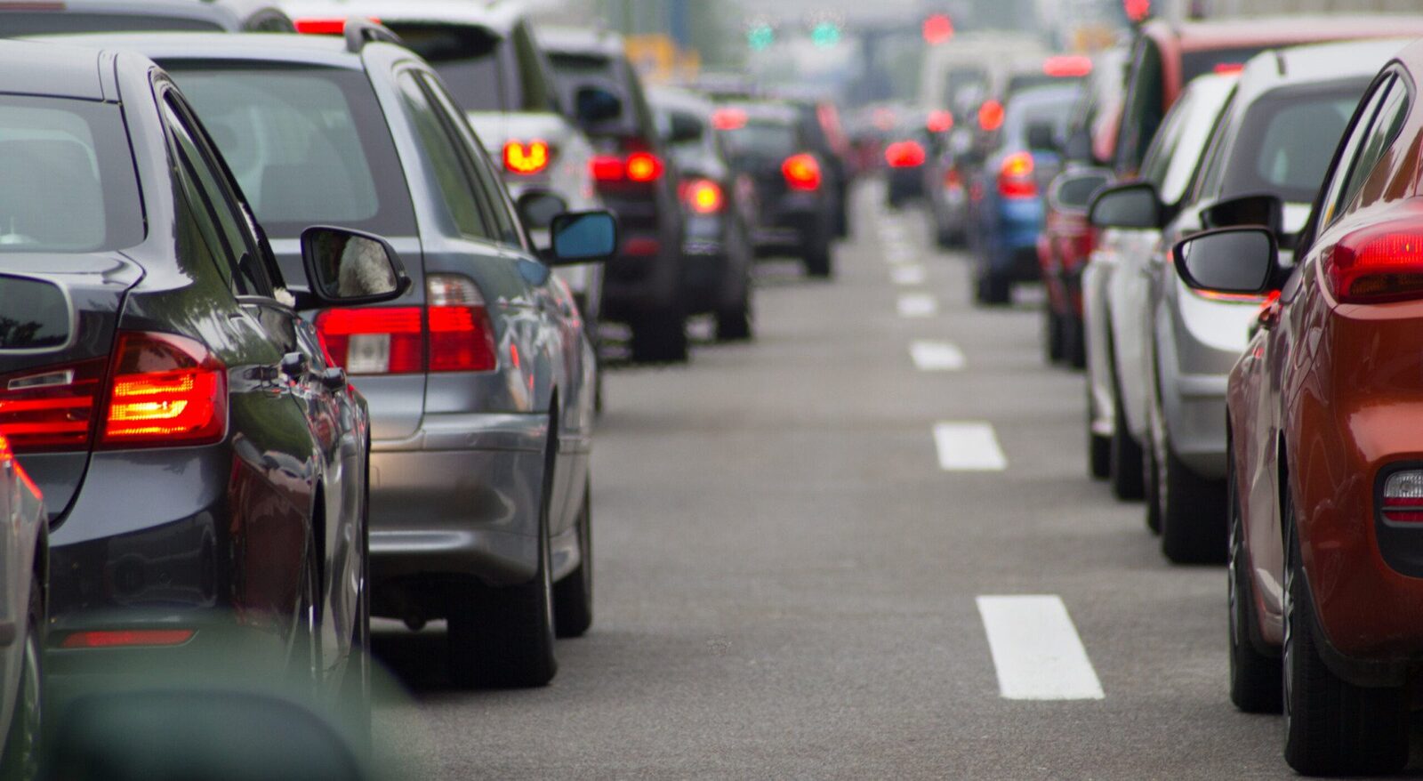 Blocaj infernal pe DN1! Cozi kilometrice între Ploiești și Brașov, aglomerație și pe autostrăzi