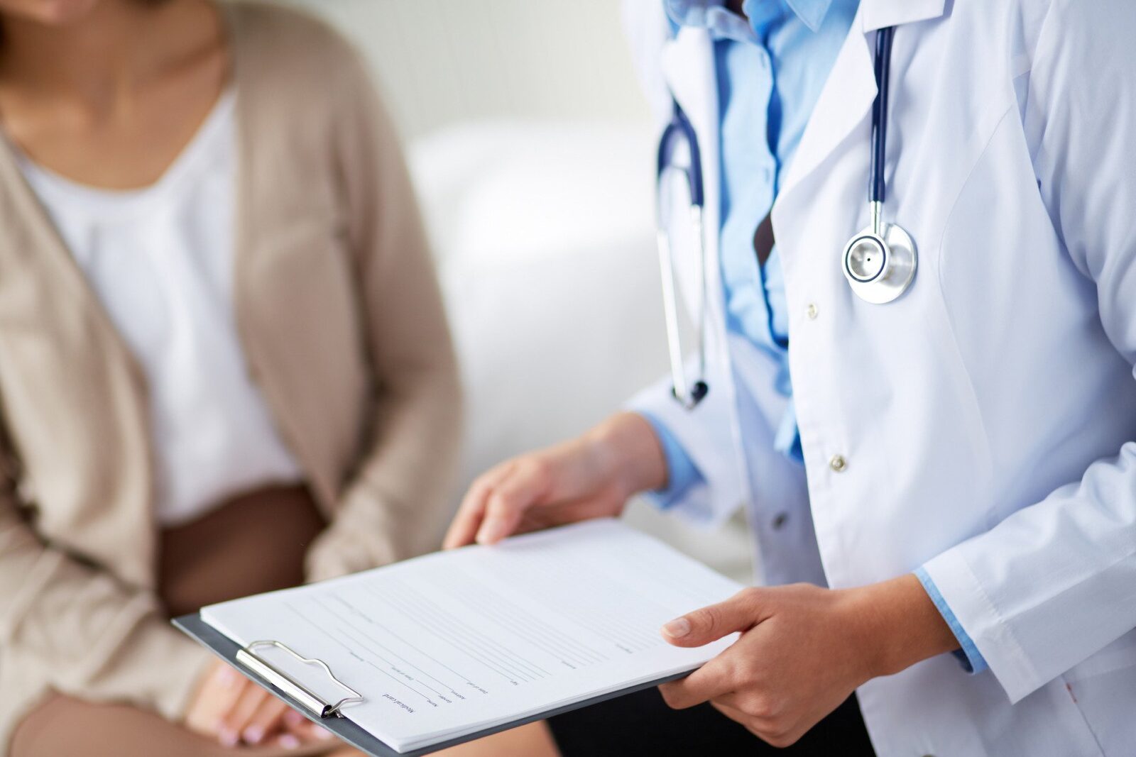 USR cere aprobare obligatorie pentru panourile cu sfaturi medicale