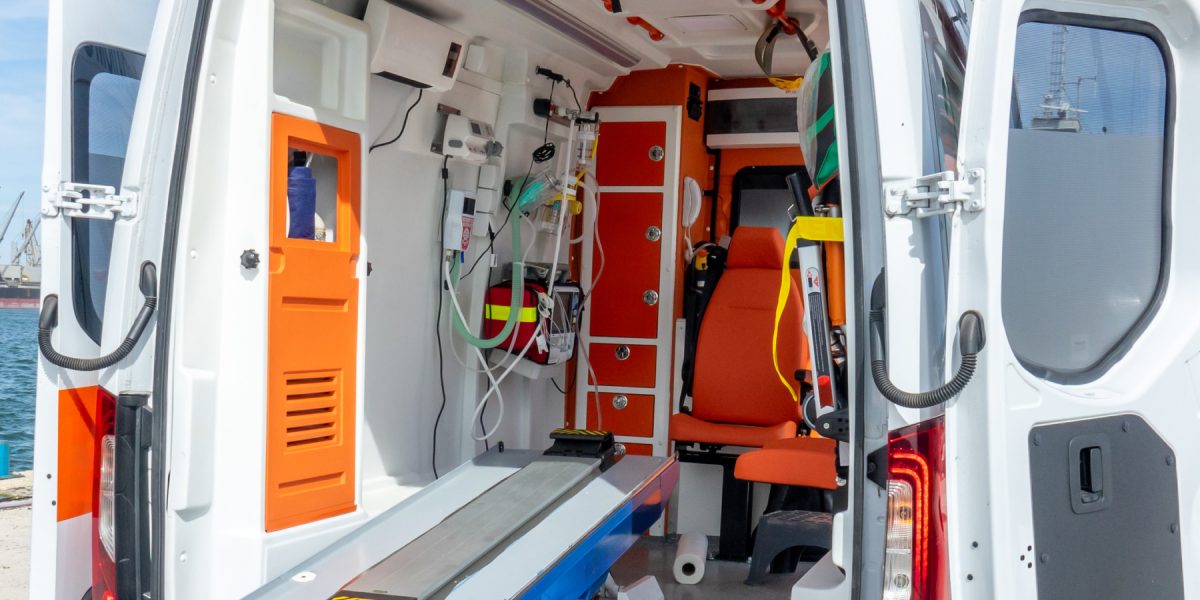 Ambulanțele din Constanța, în service zilnic: 11 au peste 1 milion km!