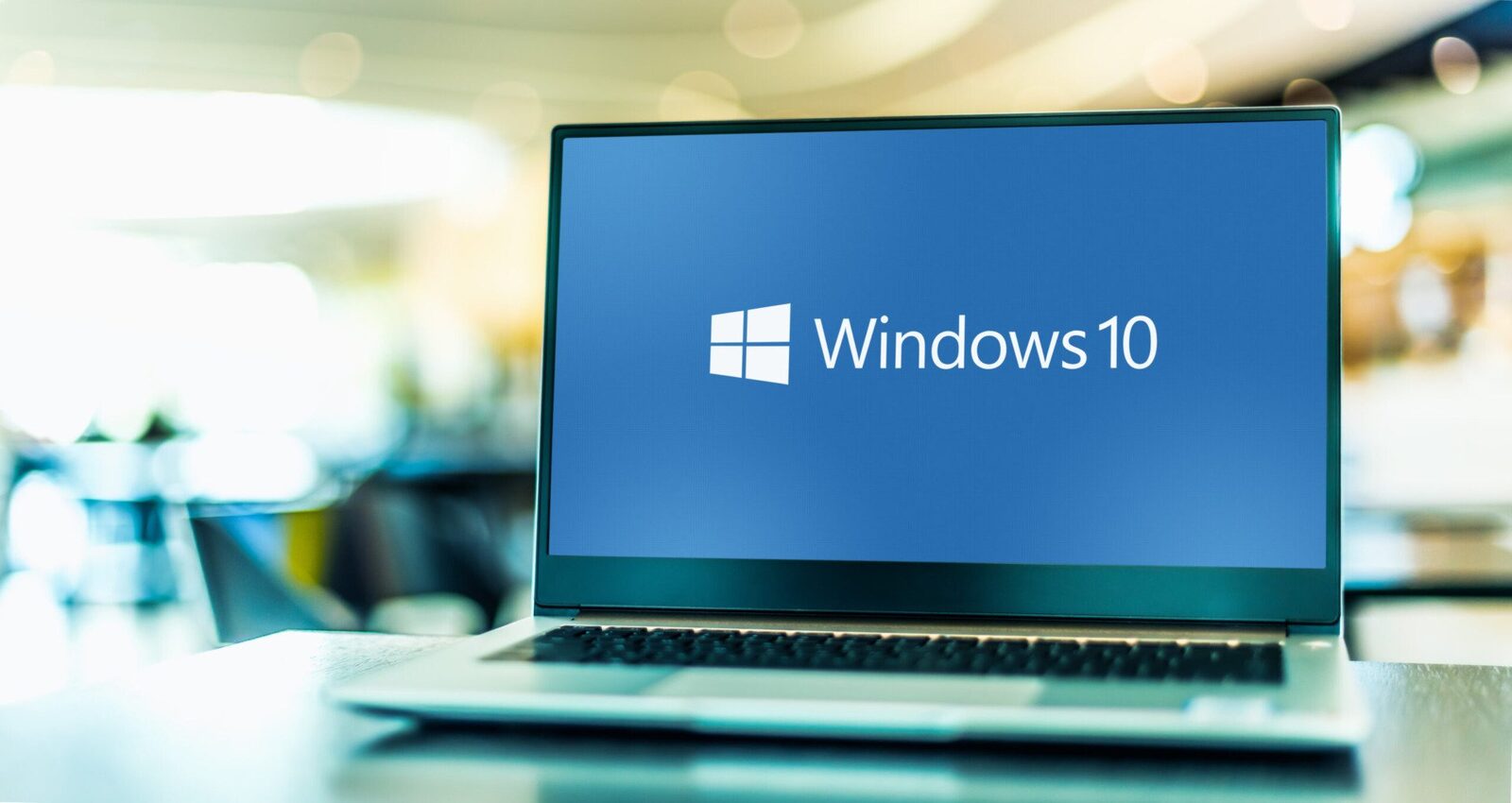 Franța, revoluție IT: Renunță la Windows pentru Linux, reduce dependența de SUA