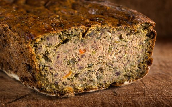 Drobul de pui, o alternativă gustoasă și ușoară la clasicul drob de miel, câștigă teren în bucătăriile românești, mai ales în preajma sărbătorilor pascale