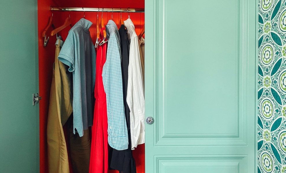 Ce ascunzi în dormitor? Greșelile care îți transformă casa în HAOS!