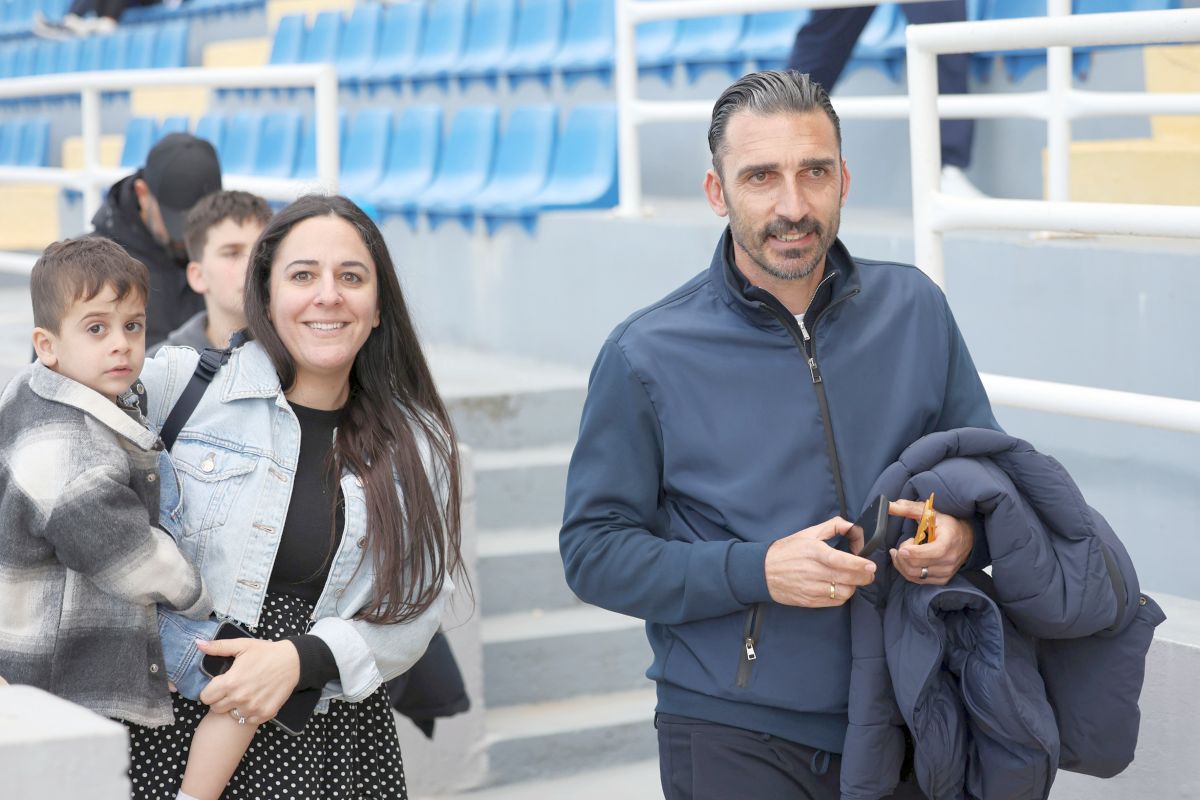 Elias Charalambous, fost antrenor la FCSB, a fost surprins în Cipru, asistând la meciul dintre Achnas și Anorthosis din etapa 28 a play-out-ului cipriot, scor 1-0 pentru gazde