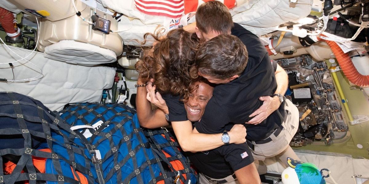 Noua misiune pe Lună: „Pământul, o barcă de salvare”, spun astronauții