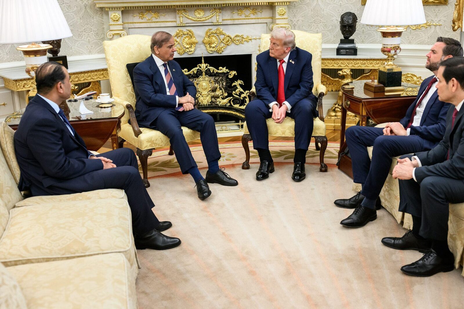 În plină criză diplomatică, Pakistanul a intervenit ca mediator între Iran și Statele Unite, facilitând un armistițiu temporar și deschiderea Strâmtorii Ormuz