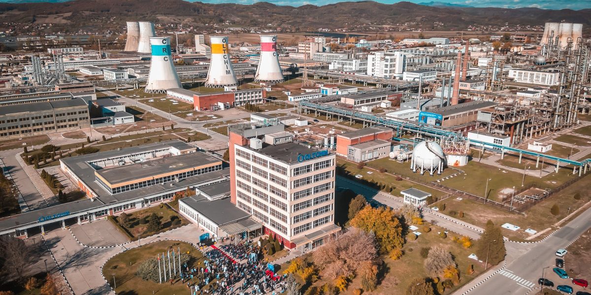 Demiteri la Chimcomplex: Sindicalistii și Ministerul Muncii, reacții după disponibilizări