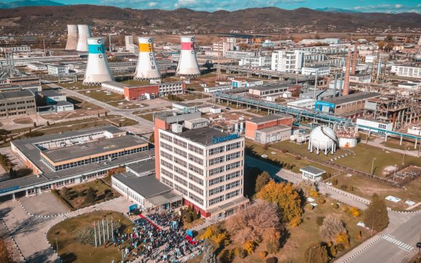 Demiteri la Chimcomplex: Sindicalistii și Ministerul Muncii, reacții după disponibilizări