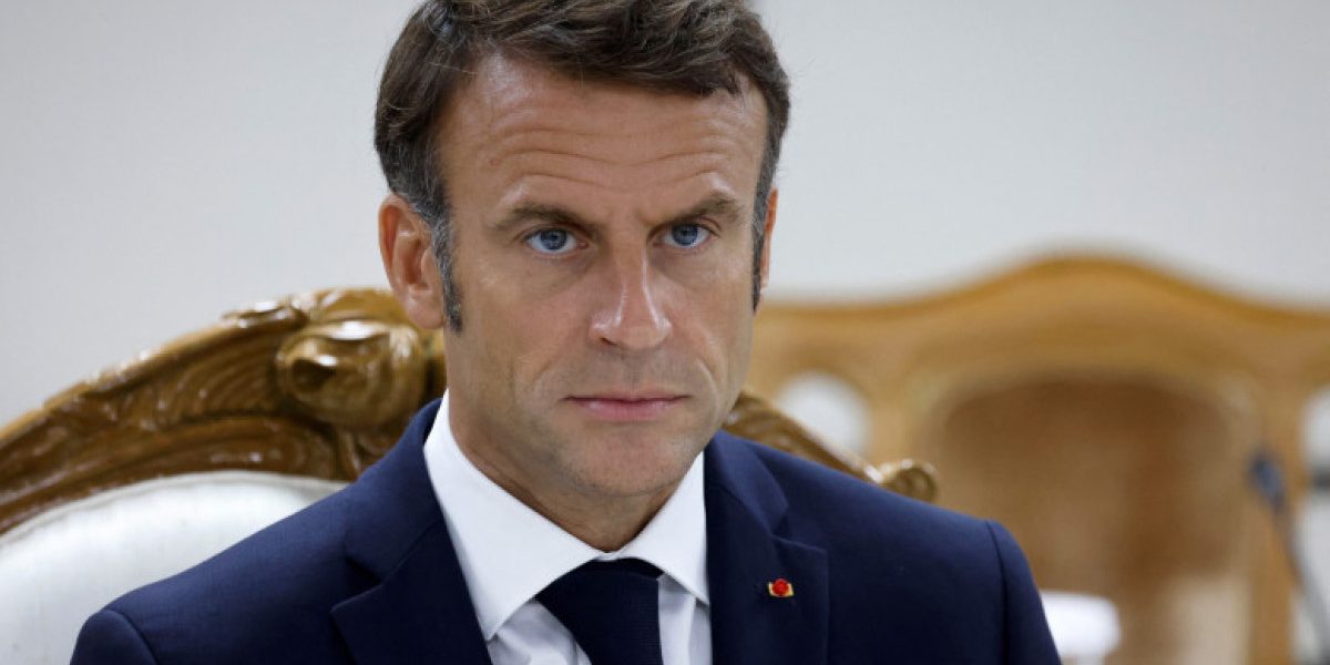 Macron dă alarma: Rețelele sociale, interzise minorilor? Decizie UE crucială