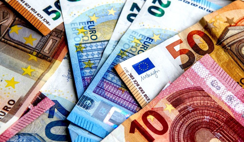 Meseria cu salariu de 2000€ pe care o refuză lumea. Unde e criza?