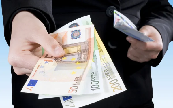 Germania: Schimbare majoră privind plățile. Se renunță la numerar prin lege?