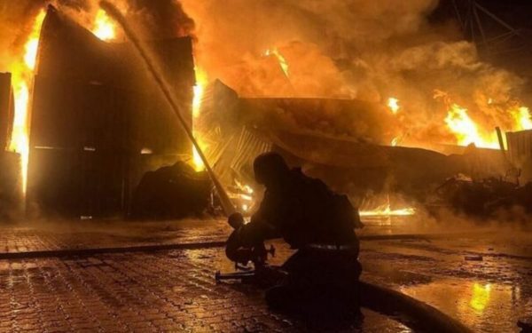 Tineri din Galați, arestați preventiv pentru incendierea unei case