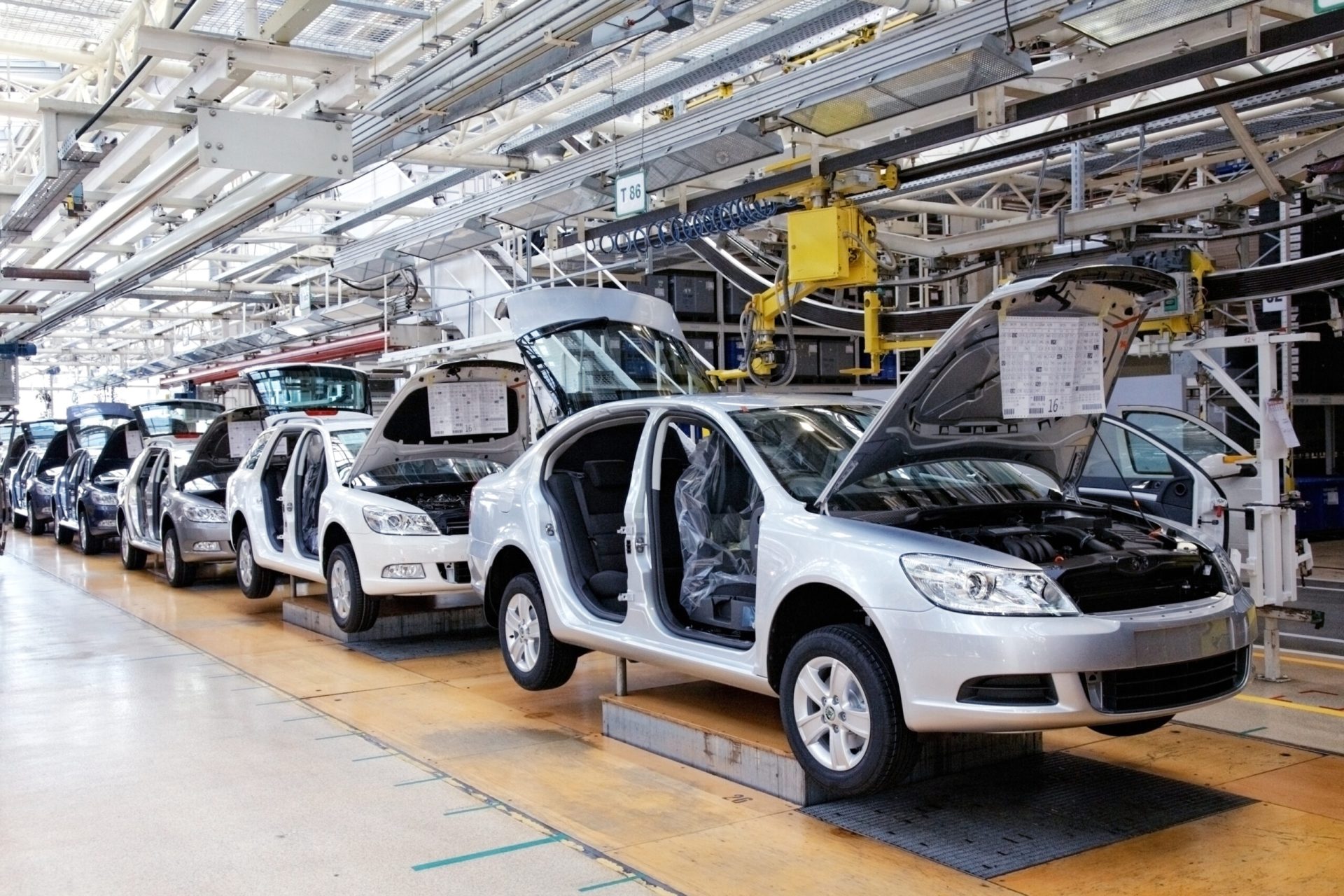 Producătorul auto sud-coreean Hyundai Motor a avertizat recent că exporturile sale către piețele din Europa și Africa de Nord sunt afectate de conflictul din Orientul Mijlociu, care a perturbat, de asemenea, multitudinea de rute comerciale folosite în mod obișnuit pentru transportul de vehicule