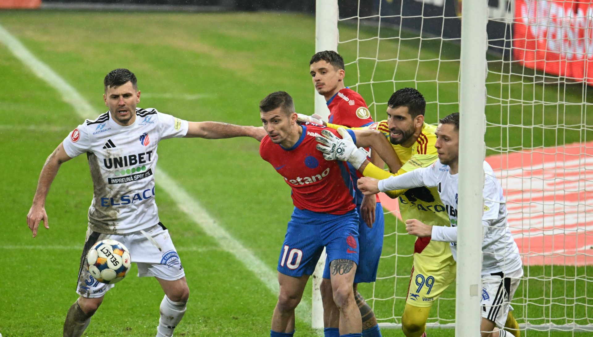 FC Botoșani și FCSB se întâlnesc vineri, 3 aprilie 2026, de la ora 20:30, pe Stadionul Municipal din Botoșani, în etapa a treia din play-out-ul sezonului 2025-2026 al Superligii