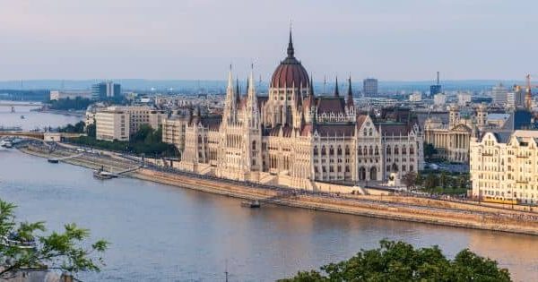 Maghiarii au arătat cum se votează: victorie clară și lecție pentru România