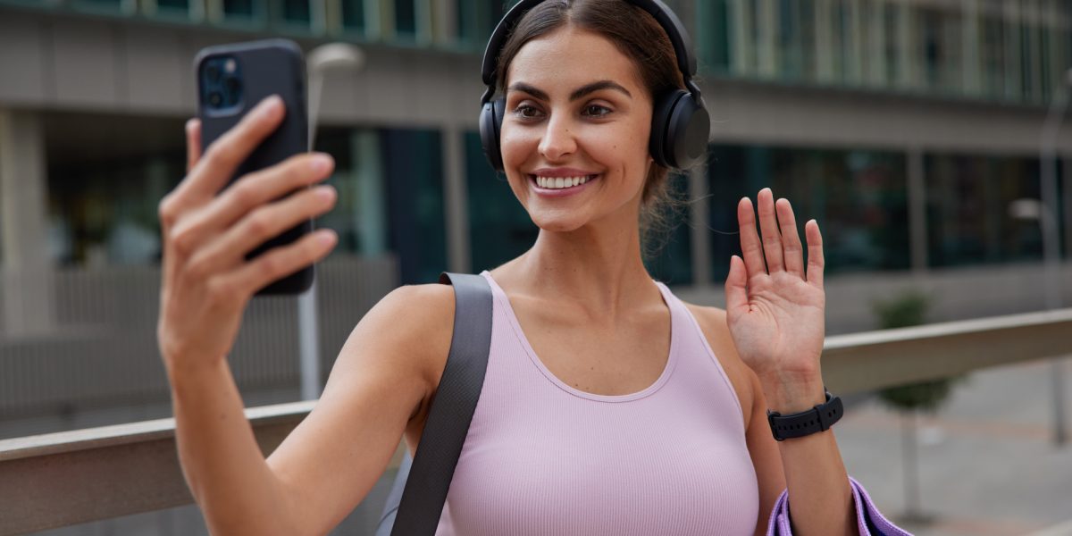 Cât te costă gadgeturile? Factura ascunsă, pe care o ignori, înainte de vacanță