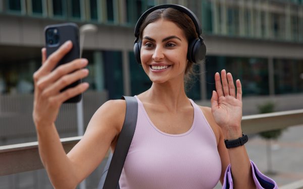 Cât te costă gadgeturile? Factura ascunsă, pe care o ignori, înainte de vacanță