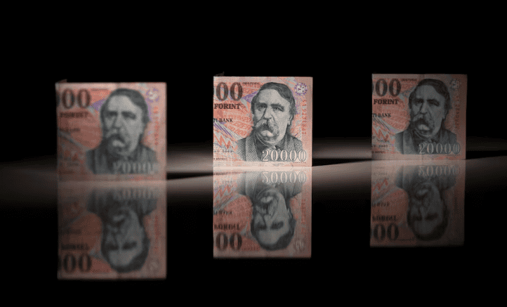 Forintul explodează! Piețele sărbătoresc plecarea lui Viktor Orban, fondurile UE se deblochează