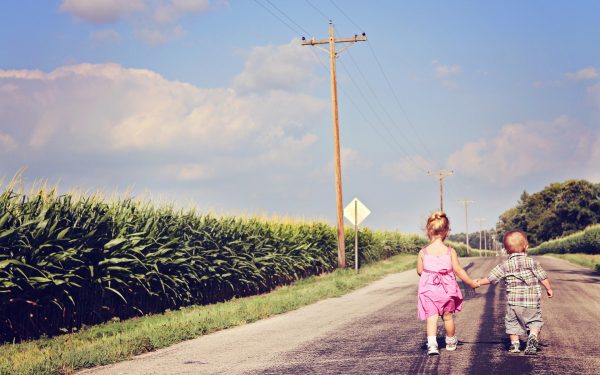 Frați și surori din România, sărbătoare pe glob: Azi e ziua lor