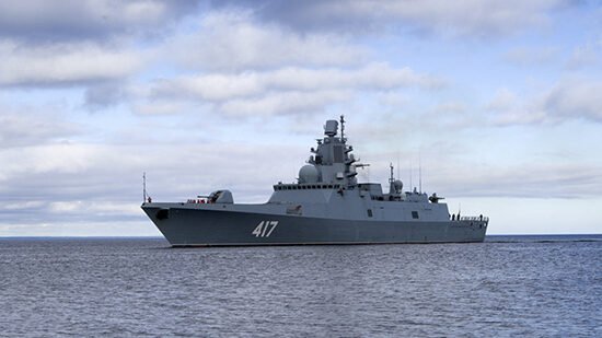 O fregată a Marinei ruse, capabilă să transporte și să lanseze opt rachete de croazieră, precum și 24 de rachete antiaeriene, a fost atacată în portul Novorossiisk, de pe coasta rusească a Mării Negre, într-un incident ce pare să fi fost orchestrat de Ucraina