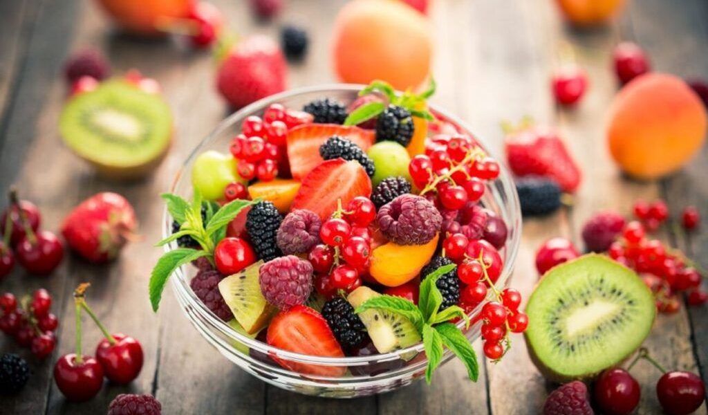 Fructele secretelor: TOP 5 alimente care mențin creierul tânăr și puternic