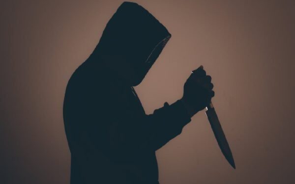 Angajată, amenințată cu cuțitul la o sală de jocuri din Galați