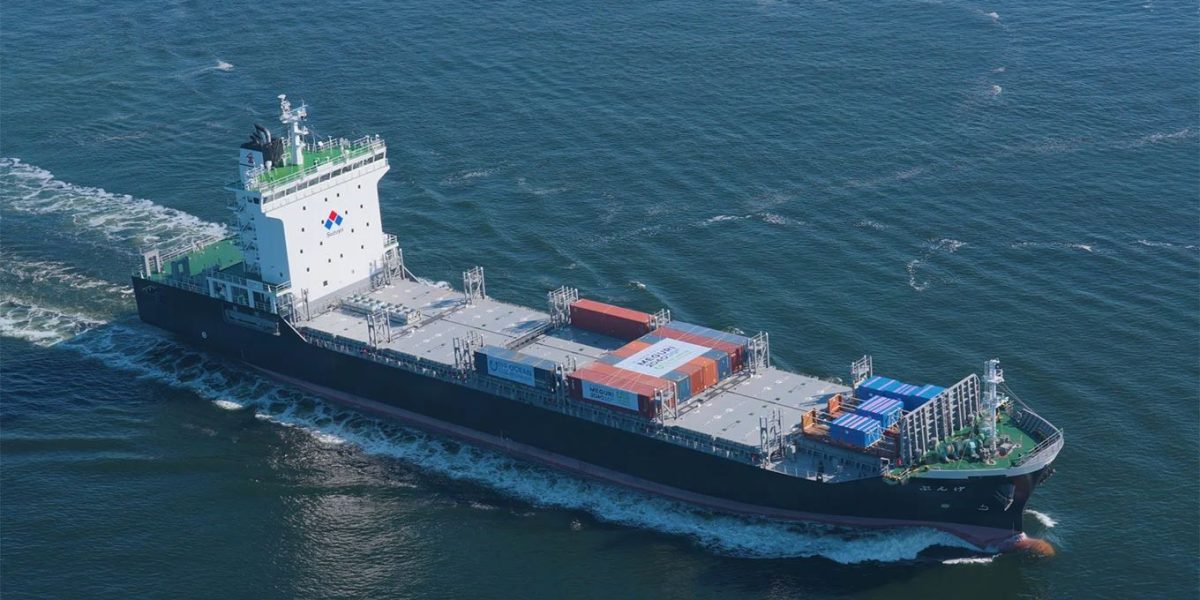 Japonia dă lovitura: Primul port-container automatizat din lume, lansat