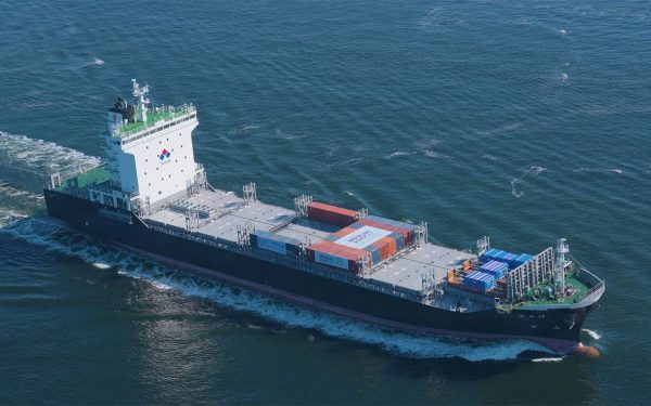 Japonia dă lovitura: Primul port-container automatizat din lume, lansat