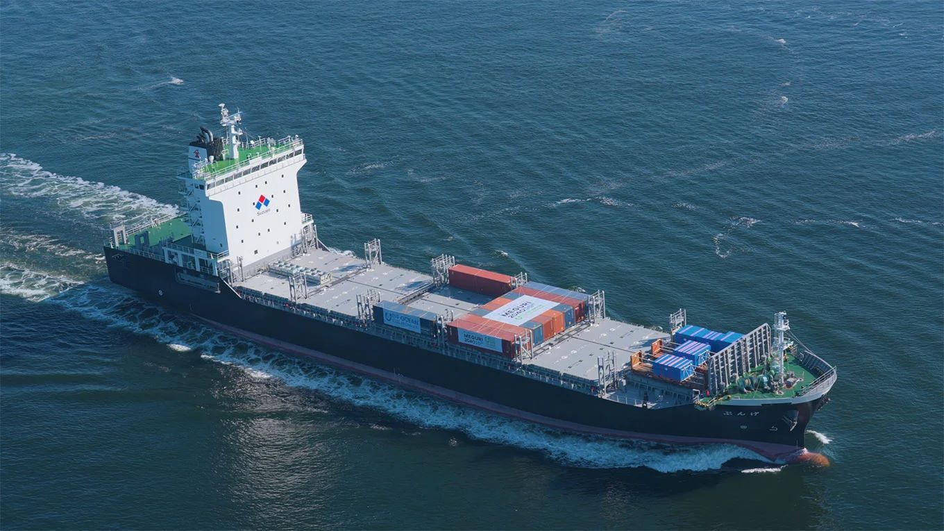 Japonia dă lovitura: Primul port-container automatizat din lume, lansat