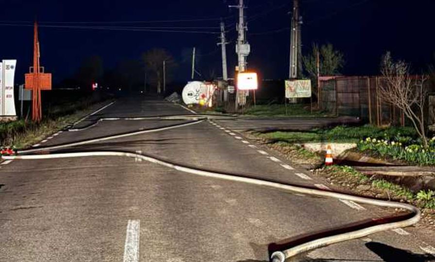 O stationare improvizată pe DN 1D, în zona kilometrului 22+900, s-a transformat într-o situație de urgență pentru comunitatea din Ciorani, după ce un accident rutier a dus la evacuarea a zeci de locuințe și perturbări majore în trafic