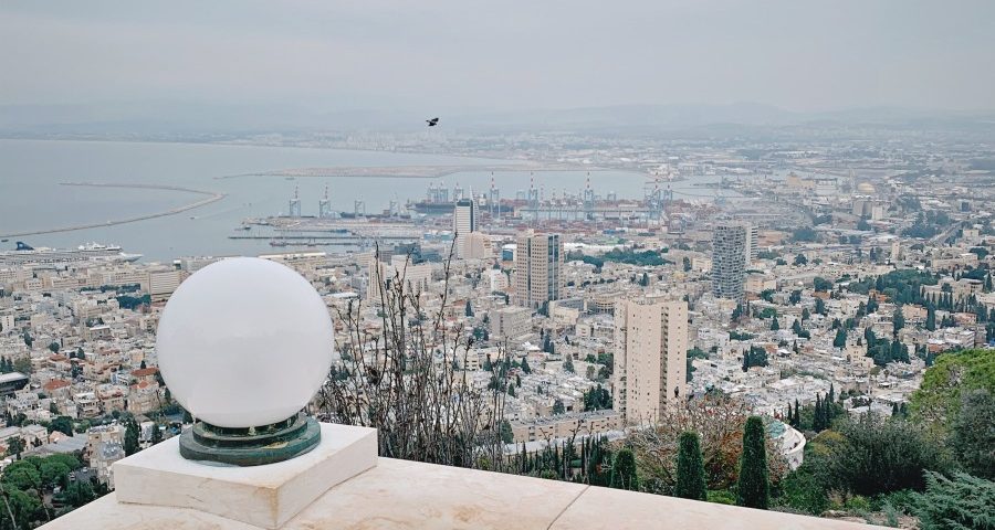 Iranul a lansat duminică șase rachete asupra Israelului, iar una dintre acestea a lovit direct o clădire rezidențială în orașul Haifa, rănind cel puțin patru persoane