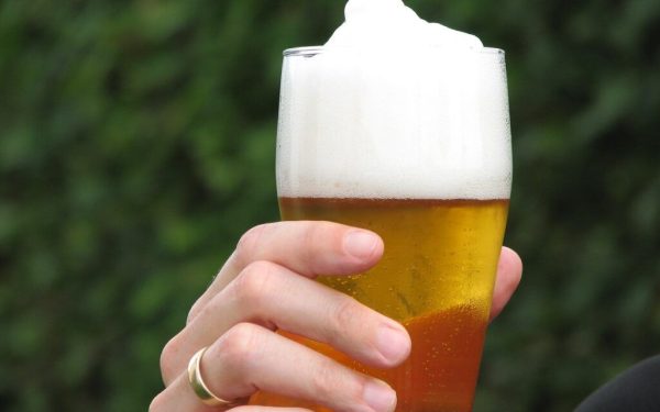 Berea zilnică, un obicei periculos? Ce riscă organismul tău?