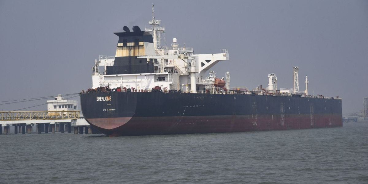 Petrolul stă pe loc: 20.000 de marinari blocați după blocarea Strâmtorii Ormuz