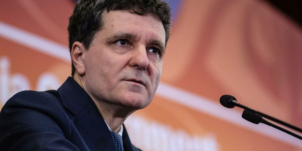 Român din Germania, anchetat pentru amenințări cu moartea lui Nicușor Dan